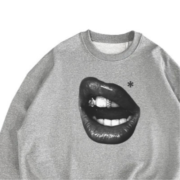 Lip Sweater